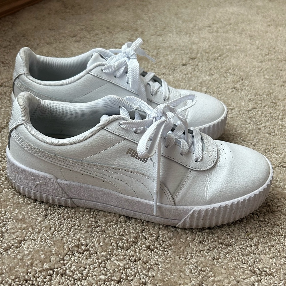 Women's Size 9 Pumas